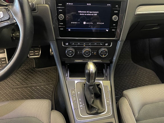 Volkswagen Golf Alltrack 11 of 14