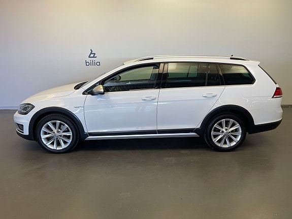 Volkswagen Golf Alltrack 2 of 14