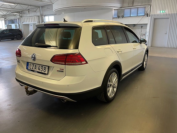 Volkswagen Golf Alltrack 5 of 14