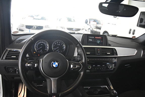 BMW 118i 10 of 11