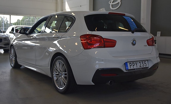 BMW 118i 5 of 5
