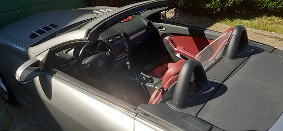 Mercedes-Benz SLK350 5 of 5