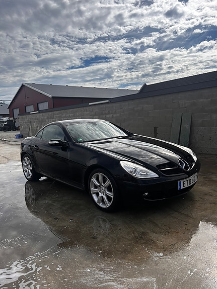 Mercedes-Benz SLK200 2 of 5