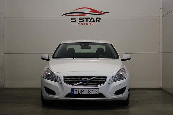 Volvo S60 3 of 5