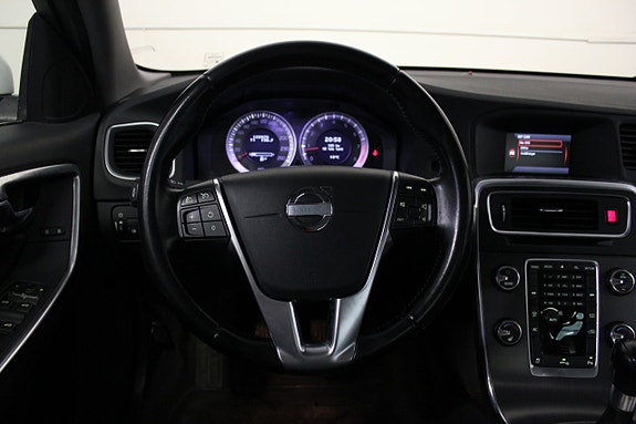 Volvo S60 13 of 18