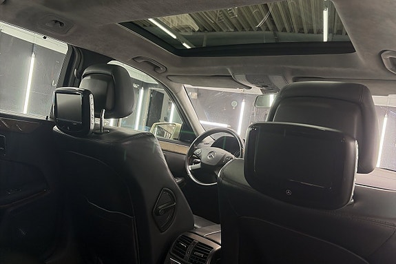 Mercedes-Benz E350 18 of 20