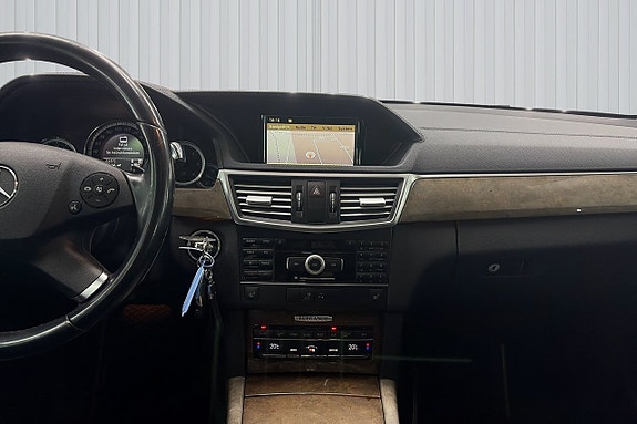 Mercedes-Benz E350 11 of 20