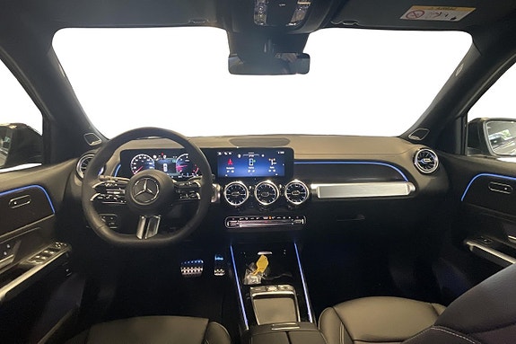 Mercedes-Benz GLB220 d 3 of 5