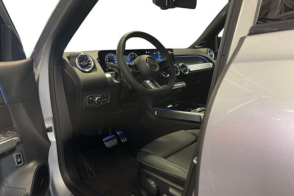 Mercedes-Benz GLB220 d 13 of 21