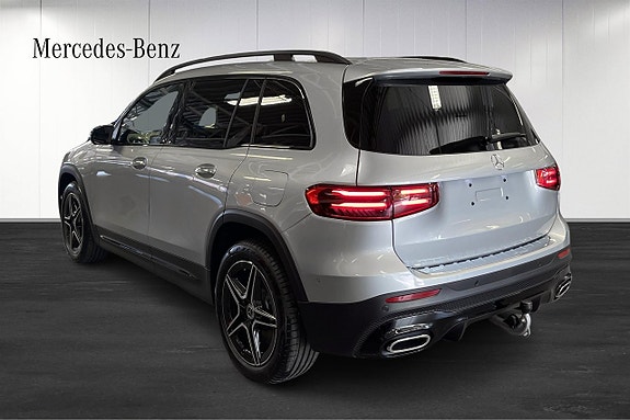 Mercedes-Benz GLB220 d 2 of 5