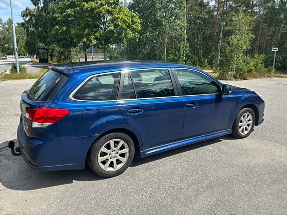 Subaru Legacy 3 of 4
