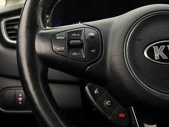 Kia Carens 24 of 30