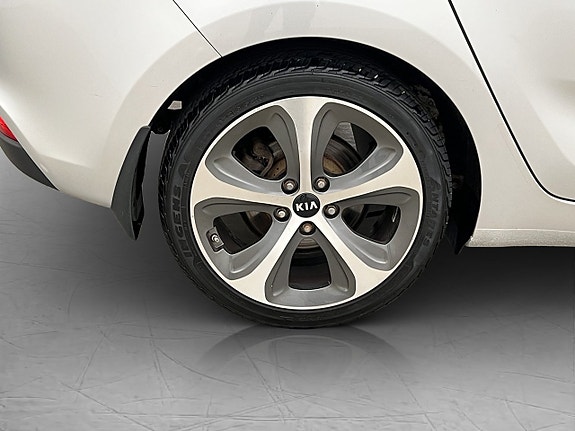 Kia Carens 30 of 30