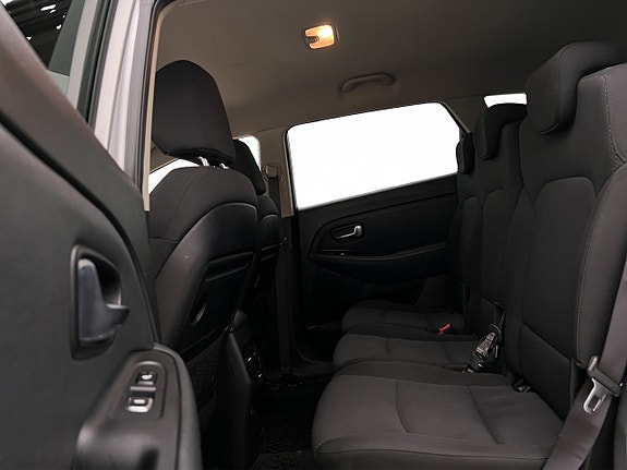 Kia Carens 18 of 30