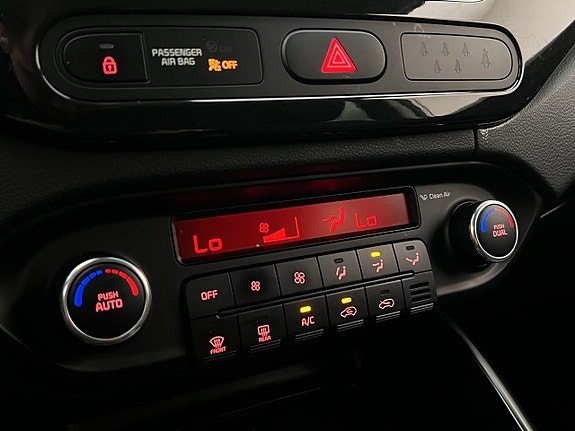 Kia Carens 22 of 30