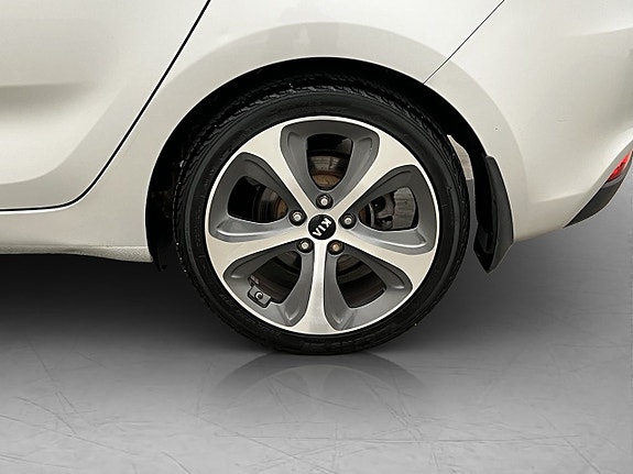 Kia Carens 29 of 30