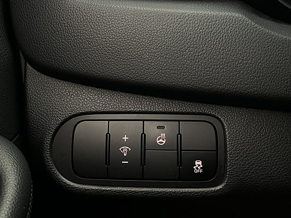 Kia Carens 25 of 30