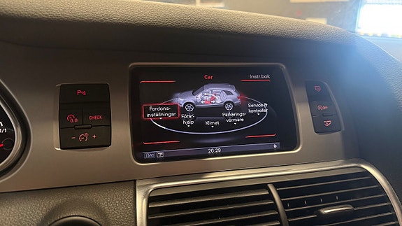 Audi Q7 25 of 30