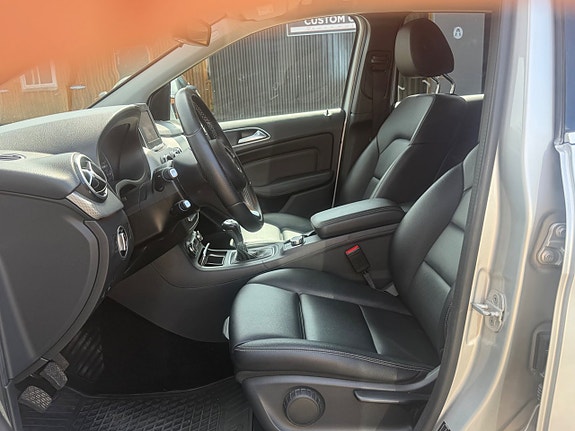 Mercedes-Benz B180 10 of 13