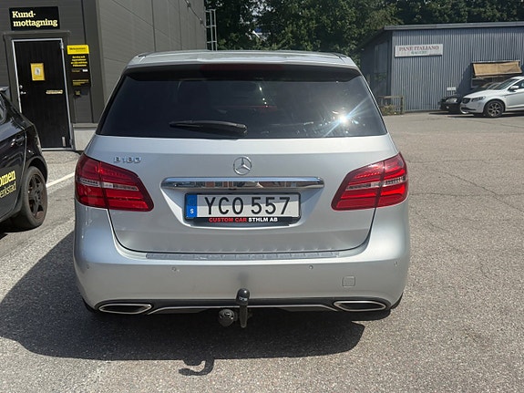 Mercedes-Benz B180 7 of 13