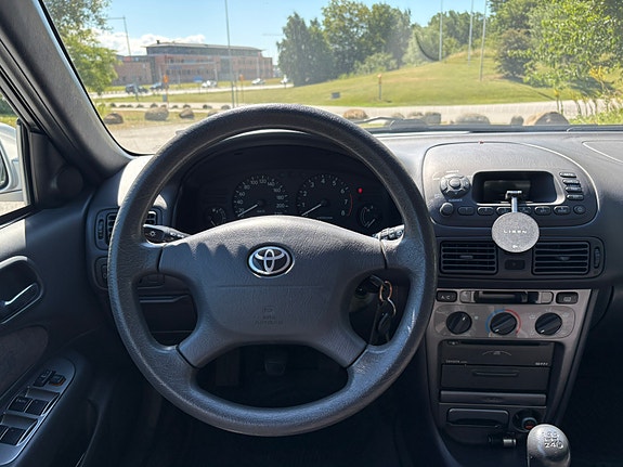 Toyota Corolla 5 of 5