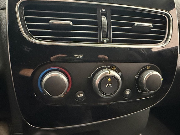 Renault Clio 22 of 30