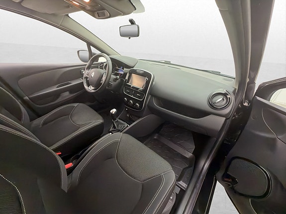 Renault Clio 12 of 30
