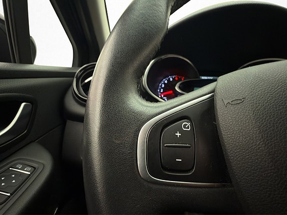 Renault Clio 18 of 30
