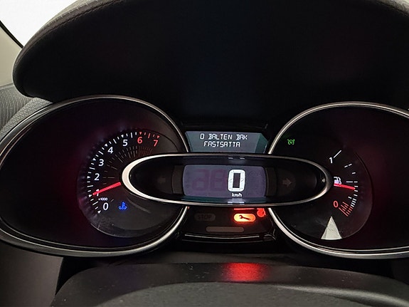 Renault Clio 21 of 30