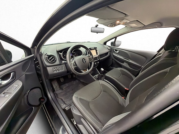 Renault Clio 10 of 30