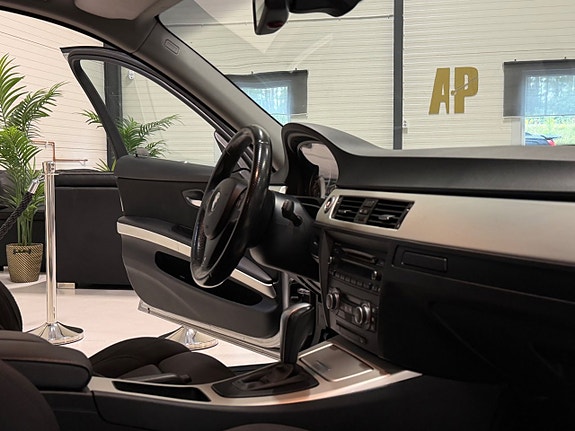 BMW 325i 10 of 13