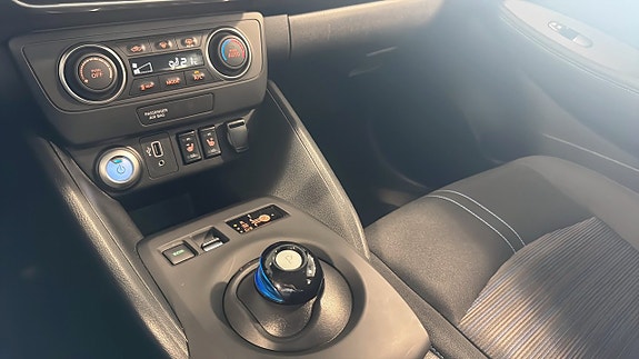 Nissan Leaf 19 of 19