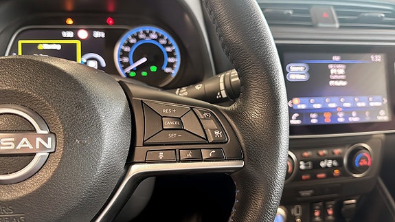 Nissan Leaf 15 of 19