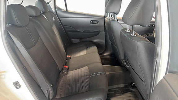 Nissan Leaf 11 of 19