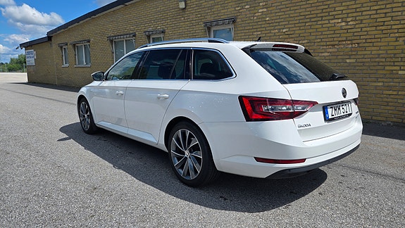 Skoda Superb 3 of 5