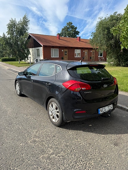Kia Ceed 4 of 6