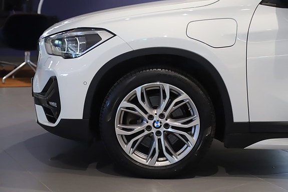 BMW X1 2 of 5