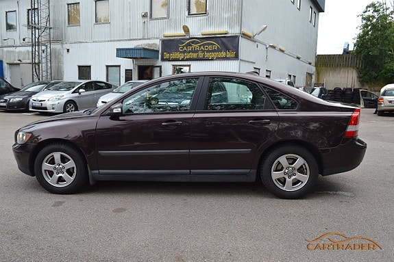Volvo S40 3 of 5