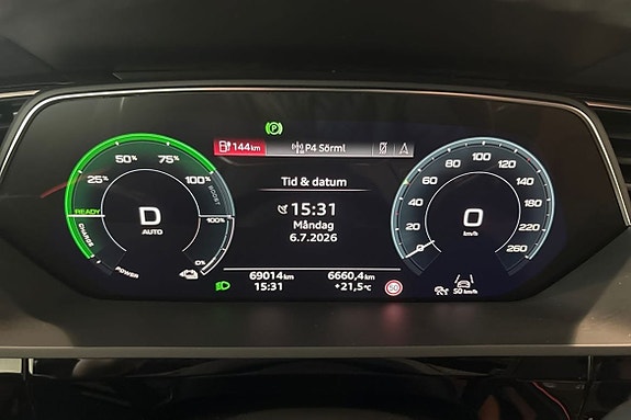 Audi Q8 13 of 25