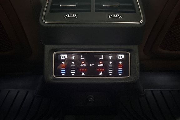 Audi Q8 20 of 25
