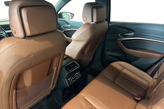 Audi Q8 21 of 25