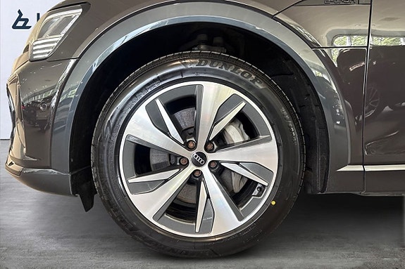 Audi Q8 24 of 25