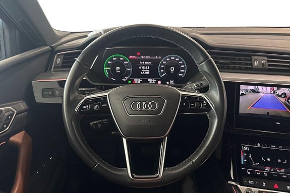 Audi Q8 11 of 25