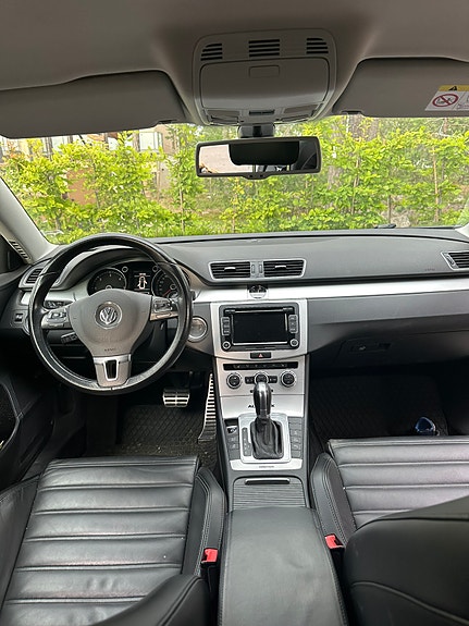 Volkswagen Passat Alltrack 3 of 3
