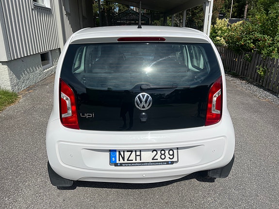 Volkswagen UP! 4 of 5