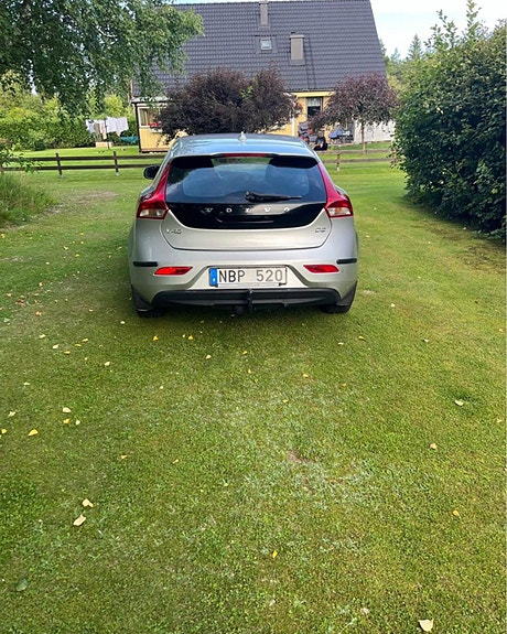 Volvo V40 3 of 13