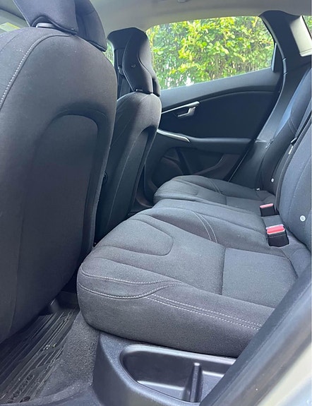 Volvo V40 9 of 13