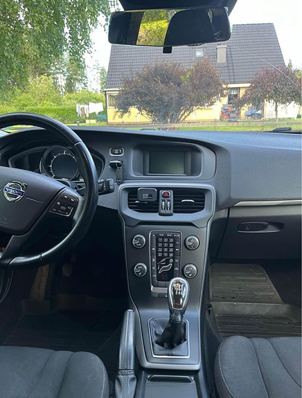 Volvo V40 4 of 13