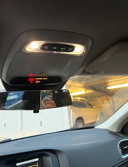 Volvo V40 10 of 13