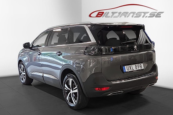 Peugeot 5008 2 of 5
